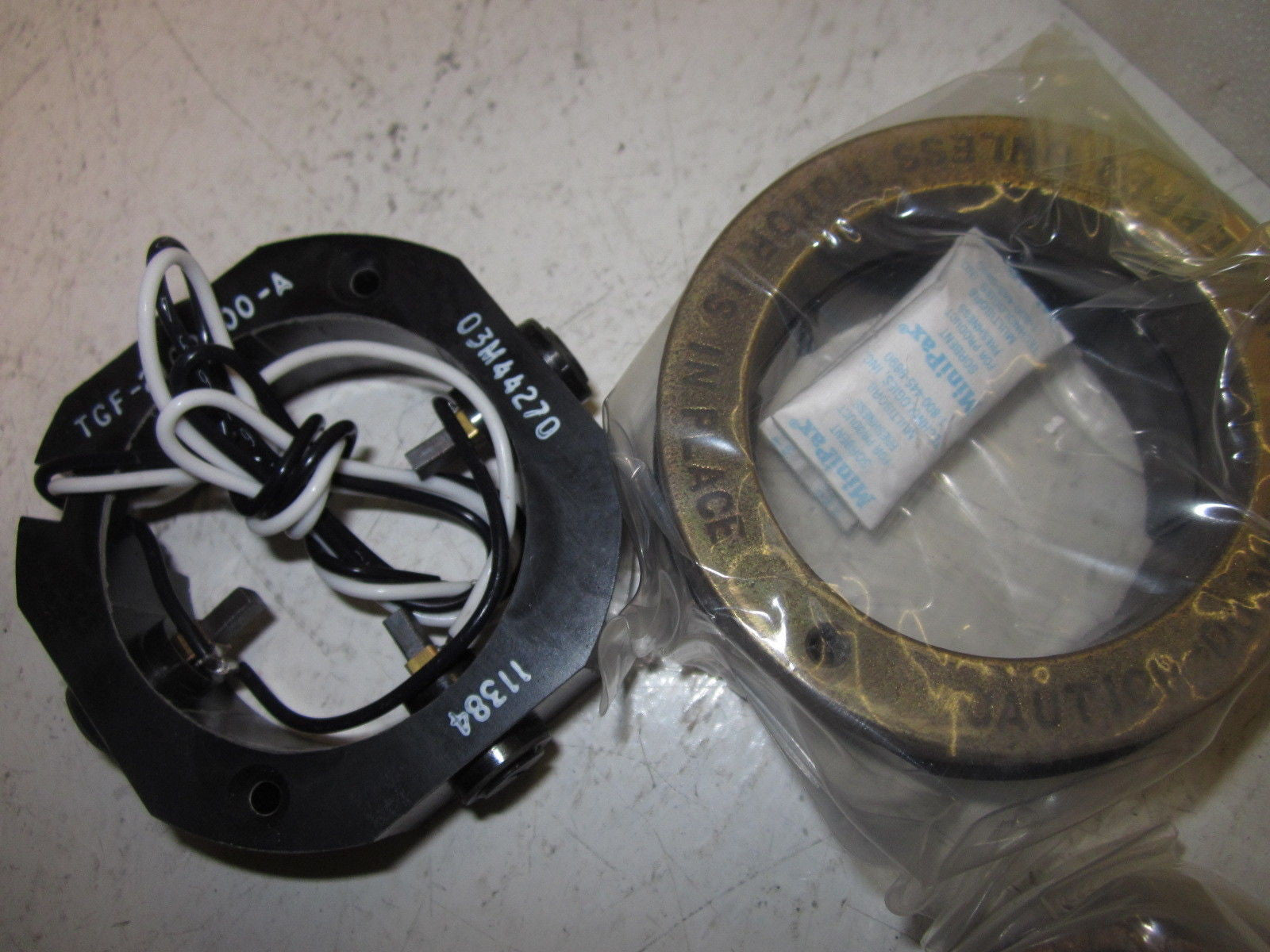 71-42-0908 F-2100-00A TACHOMETER *NEW IN BOX*