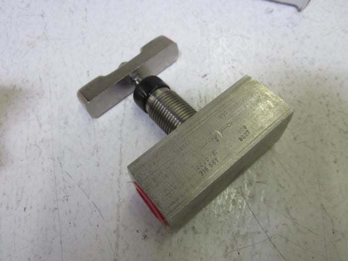 75400075440 NEEDLE VALVE *NEW IN BOX*