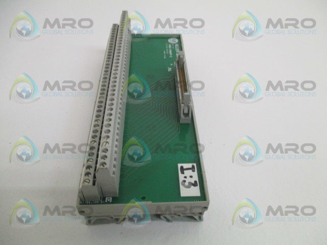 ALLEN BRADLEY 1492-IFM40F-2 SER. A INTERFACE MODULE *USED*