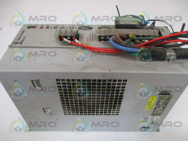 ALLEN BRADLEY ULTRA3000 2098-DSD-HV150-SE SER. B F/W V1.36 SERVO DRIVE *USED*