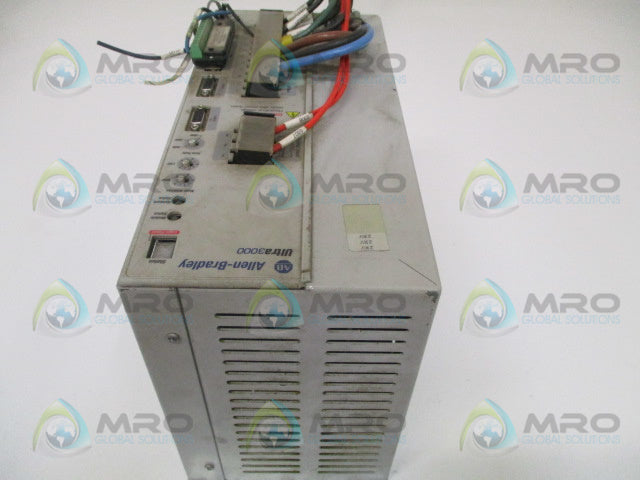 ALLEN BRADLEY ULTRA3000 2098-DSD-HV150-SE SER. B F/W V1.36 SERVO DRIVE *USED*