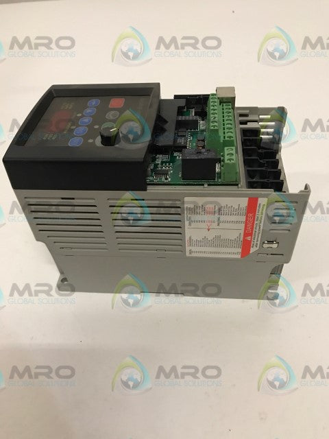 ALLEN BRADLEY POWERFLEX 40 22B-B5P0N104 SER. A F/W 3.03 (AS PICTURED) *USED*