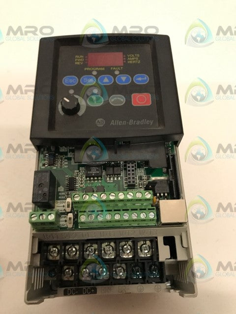 ALLEN BRADLEY POWERFLEX 40 22B-B5P0N104 SER. A F/W 3.03 (AS PICTURED) *USED*