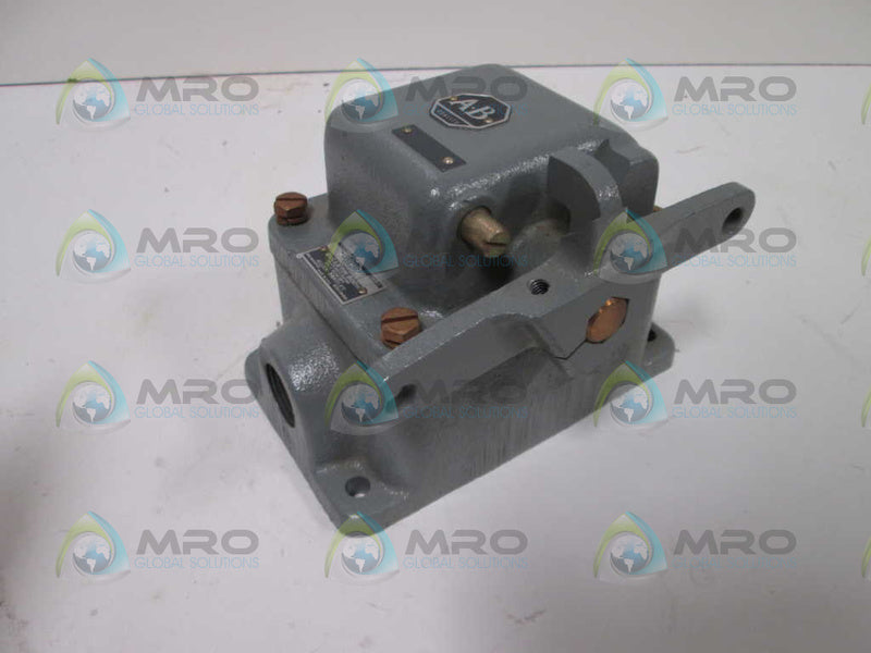 Allen Bradley 800H1HW4C17610 NSFP * GENUINE * AB 800H 1HW4C 17610