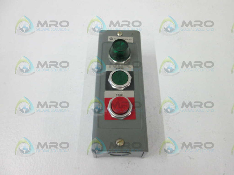 Allen Bradley 800H2HAF NSFP * GENUINE * AB 800H 2HAF