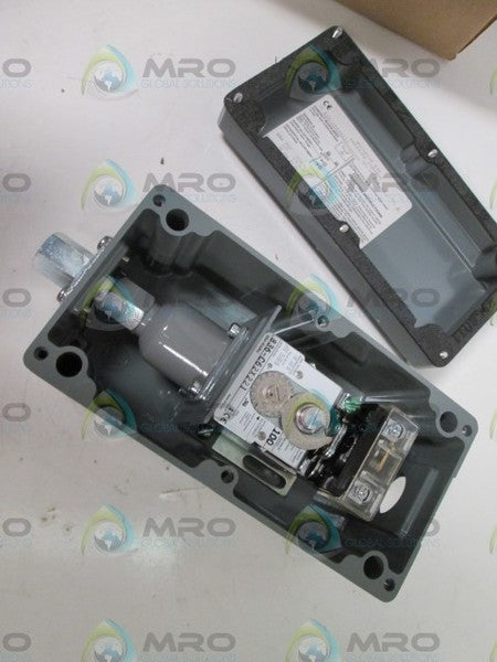 Allen Bradley 836C62JX221 NSFP * GENUINE * AB 836C 62JX221