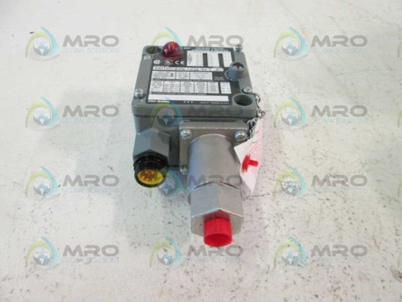 Allen Bradley 836TT351JX26X23X9X7 NSFP * GENUINE * AB 836T T351JX26X23X9X7