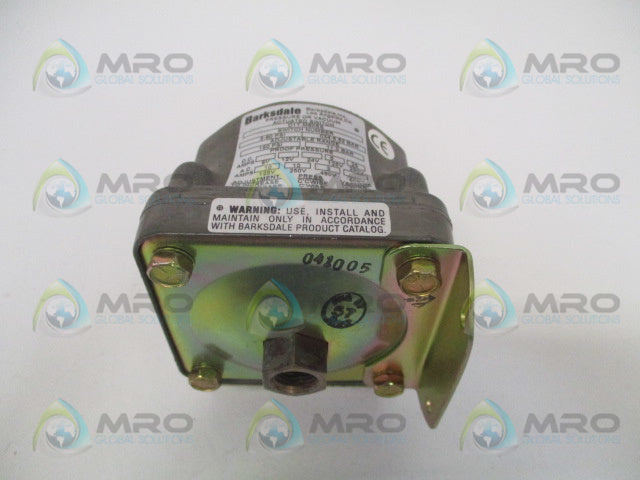 BARKSDALE D1T-M80SS PRESSURE VACUUM ACTUATED SWITCH .5-80 PSI *NEW NO BOX*