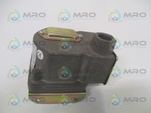 BARKSDALE D1T-M80SS PRESSURE VACUUM ACTUATED SWITCH .5-80 PSI *NEW NO BOX*