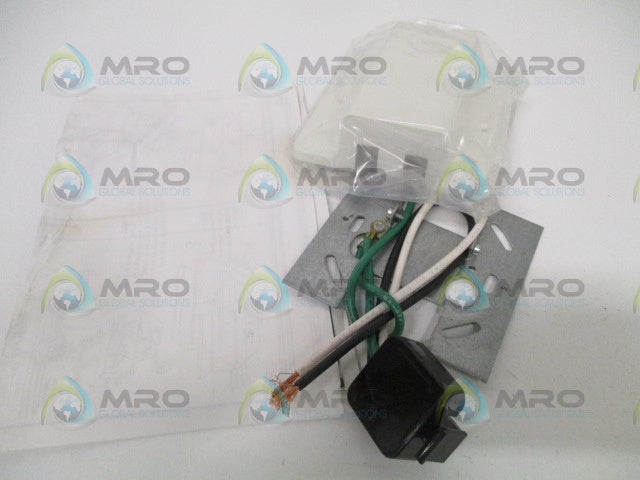 COOPER HALO POWER-TRAC L909-P CONNECTOR FLOATING CANOPY *NEW IN BOX*