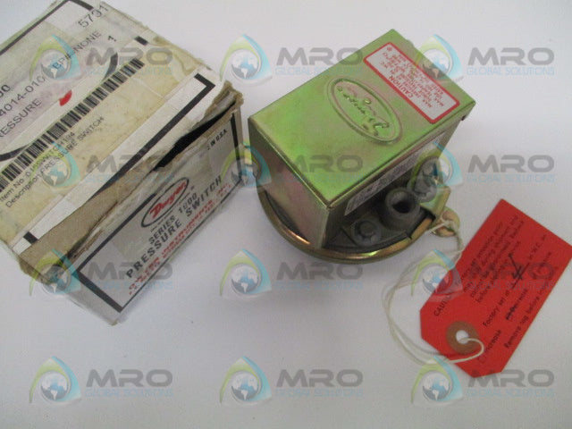 DWYER 1910-0 PRESSURE SWITCH .4 IN W.C.  *NEW IN BOX*