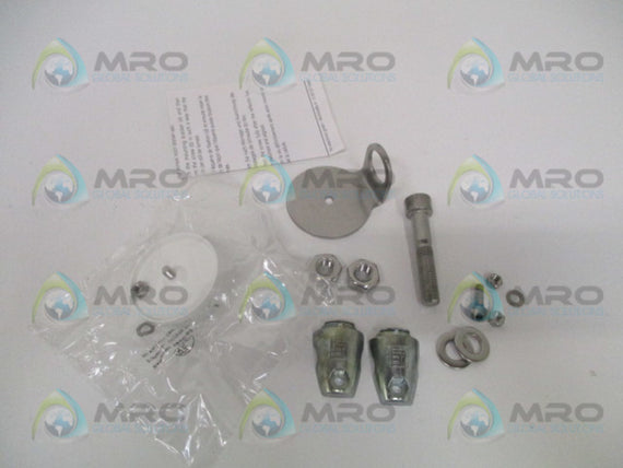 IFM EFECTOR E20997 MOUNTING SET *NEW IN BOX*