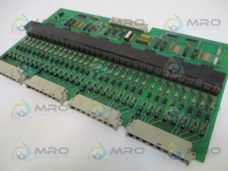 GIDDINGS & LEWIS 502-03898-00 PLC MODULE 32 DC OUTPUT BOARD *USED*