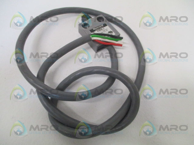 HONEYWELL 914CE18-3 LIMIT SWITCH ACTUATOR *NEW IN BOX*