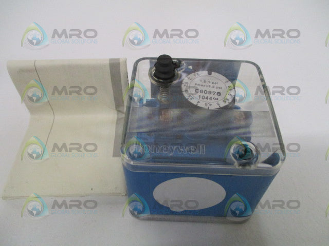 HONEYWELL C6097B1044 GAS PRESSURE SWITCH 1.5-7 PSI *NEW IN BOX*