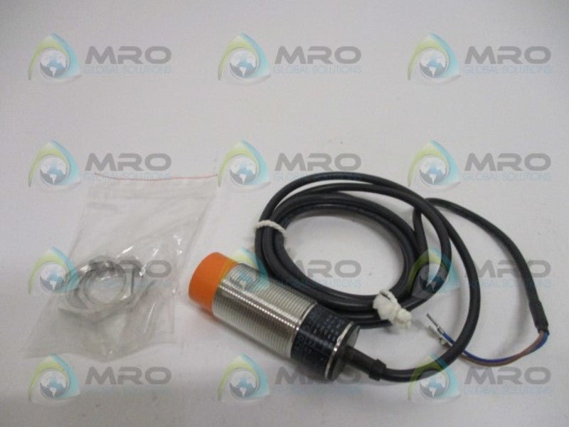 IFM EFECTOR II0274 PROXIMITY SENSOR *NEW IN BOX*