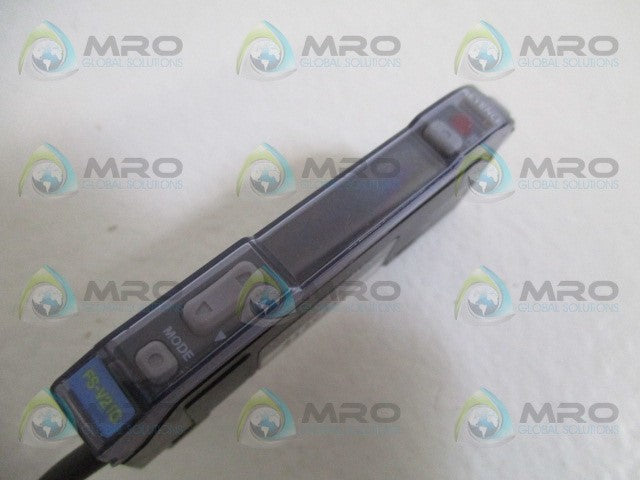 KEYENCE FS-V21G FIBER OPTIC SENSOR *NEW IN BOX*