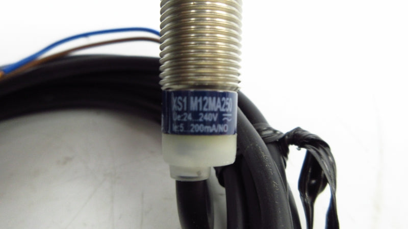 TELEMECANIQUE XS1M12MA250 24-240V NSNP