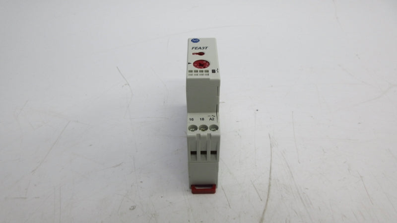 ALLEN BRADLEY 700-FEA3TU23 SER. B 24-240VAC 5A (WH) NSMP