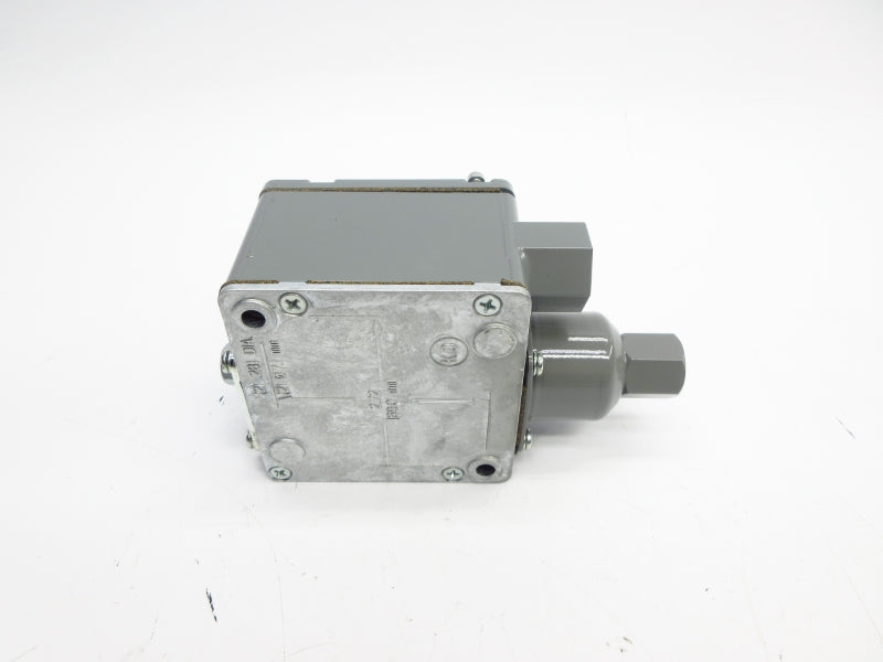 ALLEN BRADLEY 836T-T252JX40 SER. A 120-240V 30A 200PSI (BR/WH) NSMP