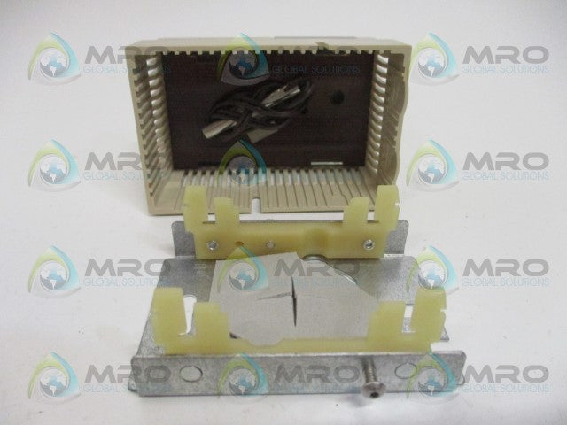 LANDIS & GYR 536-195 ELECTRONIC ROOM SENSOR THERMISTOR *NEW IN BOX*