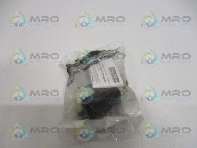 LEVITON 4720-C LOCKING PLUG * NEW IN FACTORY BAG *