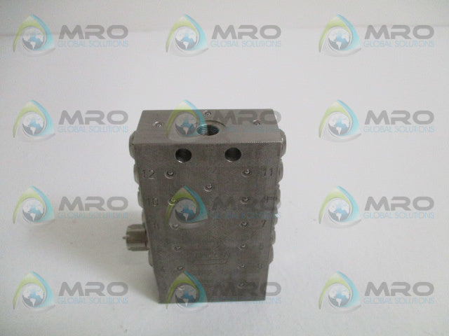 LINCOLN M05-43 DIVIDER VALVE *NEW NO BOX*