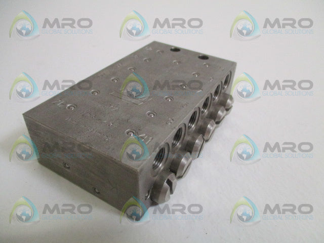 LINCOLN M05-43 DIVIDER VALVE *NEW NO BOX*