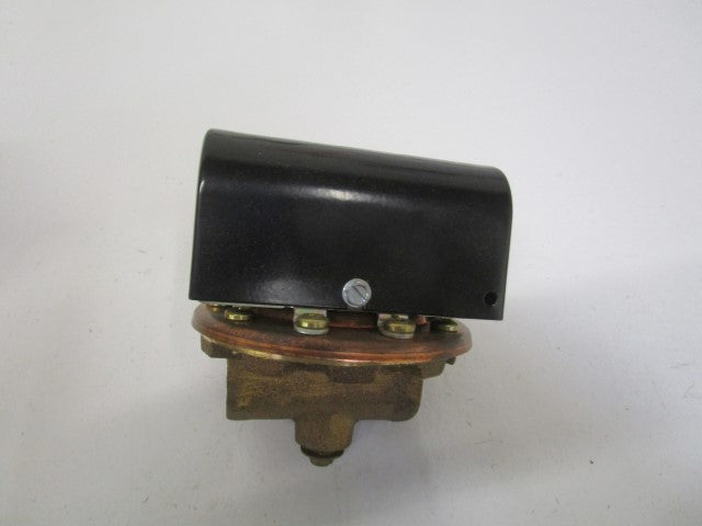 MCDONNELL & MILLER 113200 FLOW SWITCH 1/2" *NEW IN  BOX*