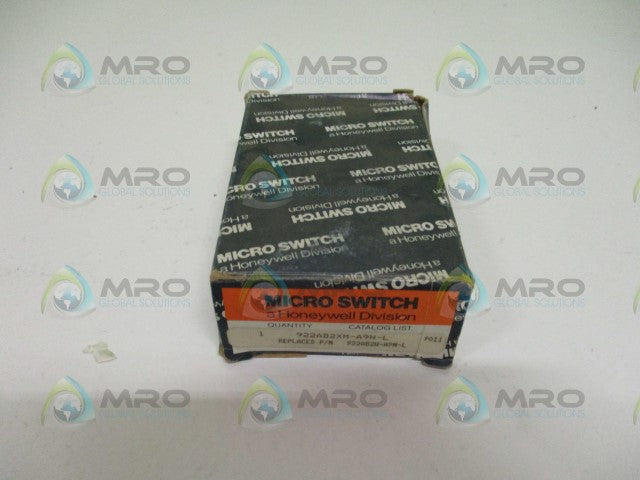 MICROSWITCH 922AB2XM-A9N-L PROXIMITY SENSOR *NEW IN BOX*