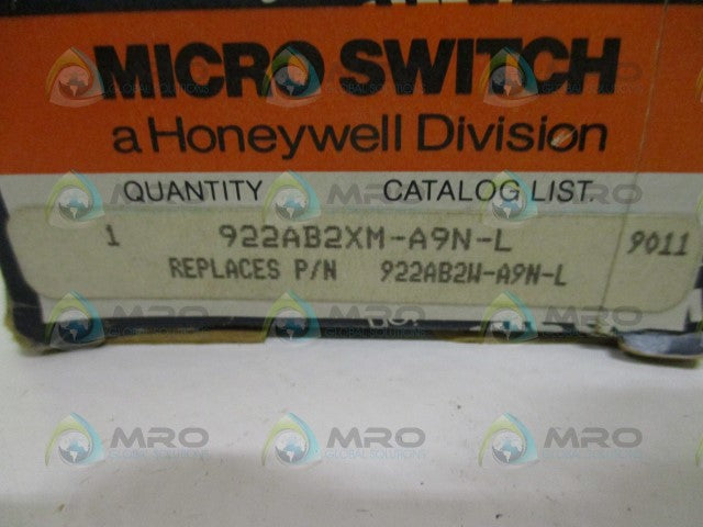 MICROSWITCH 922AB2XM-A9N-L PROXIMITY SENSOR *NEW IN BOX*