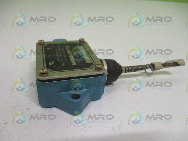 MICROSWITCH BAF1-2RN18-RH LIMIT SWITCH *USED*