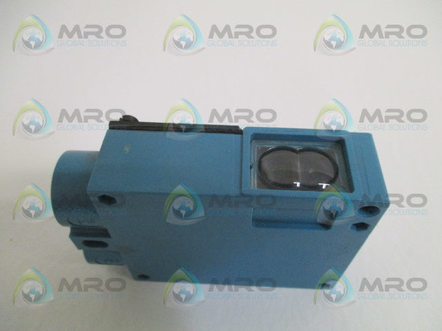 MICRO SWITCH FE-MLS10-A10A PHOTOELECTRIC SENSOR *USED*