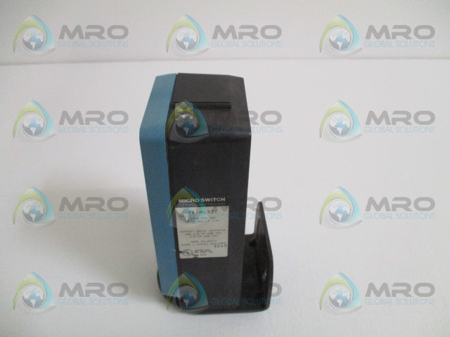 MICRO SWITCH FE-MLS8C PHOTOELECTRIC SENSOR *USED*