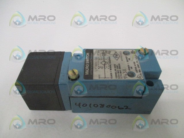 MICROSWITCH LYT02C-2S PROXIMITY SWITCH *USED*