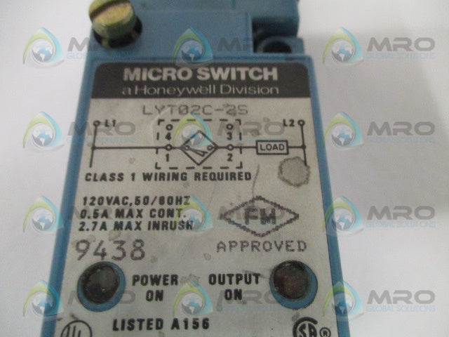 MICROSWITCH LYT02C-2S PROXIMITY SWITCH *USED*