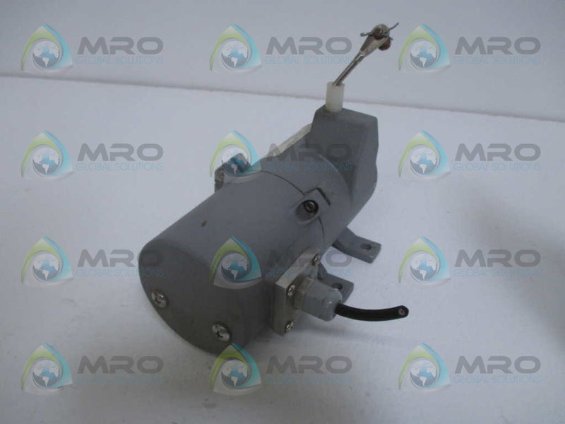 CELESCO PT8420-0010-111-11X0-8253 CABLE EXTENSION TRANSDUCER *USED*