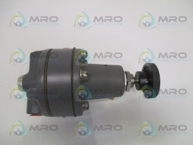 MOORE NULLMATIC 40-100 14870-7/16SG PRESSURE REGULATOR *NEW NO BOX*