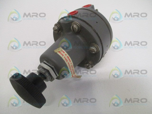 MOORE NULLMATIC 40-100 14870-7/16SG PRESSURE REGULATOR *NEW NO BOX*