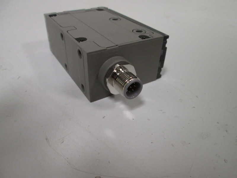 Omron E3MCMA11 NSFP ** GENUINE **  12/24 V  E3MC MA11