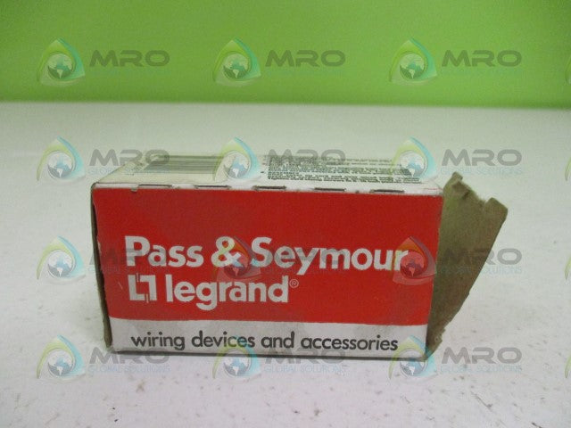 PASS & SEYMOUR TURNLOK L515-PCN PLUG *NEW IN BOX*