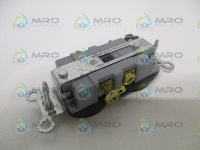 PASS & SEYMOUR CR20 DUPLEX RECEPTACLE *NEW IN BOX*