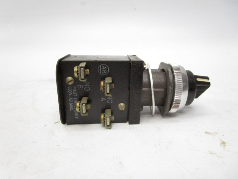 ALLEN BRADLEY 800H-HK2A 600V NSNP