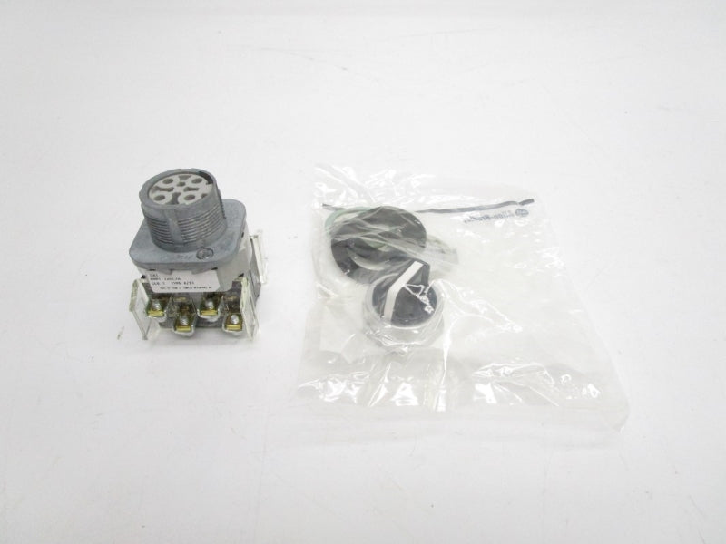 ALLEN BRADLEY 800T-J2KC7B SER. T (WH) NSMP