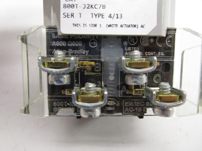 ALLEN BRADLEY 800T-J2KC7B SER. T (WH) NSMP
