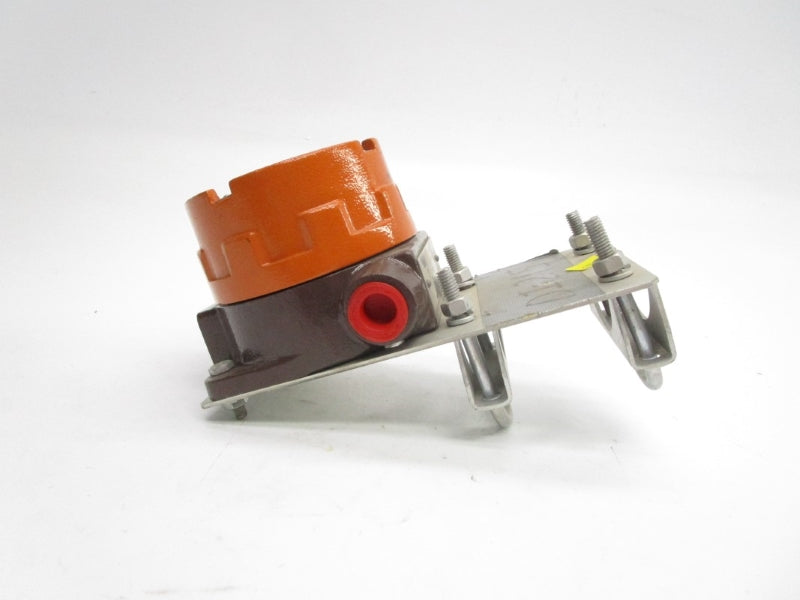 MOORE INDUSTRIES DVX/4-20MA/0.8-1.0SGU/2.5VLP 12-42VDC UNMP
