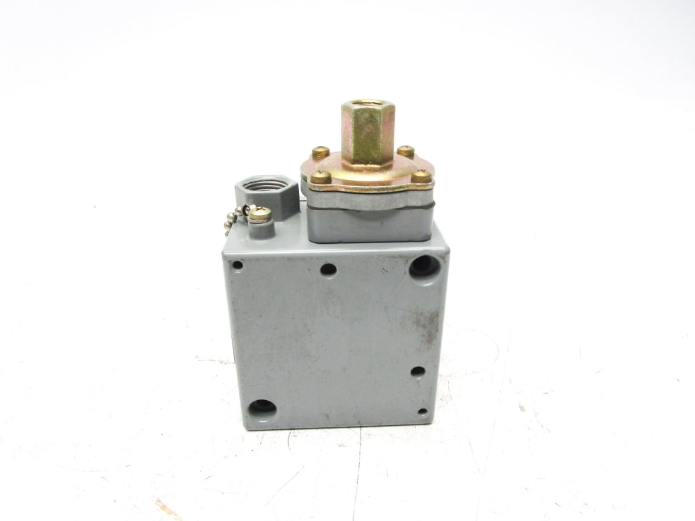 SQUARE D 9012GDW-4 SER. C 240PSI (AS PICTURED) NSNP
