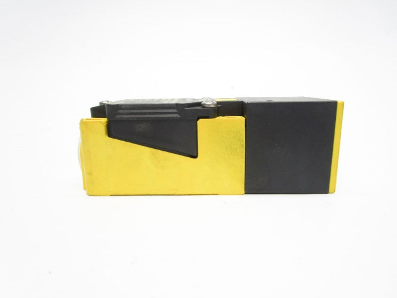 TURCK BI15-CP40-FZ3X2/S110 20-250VAC (AS PICTURED) NSNP