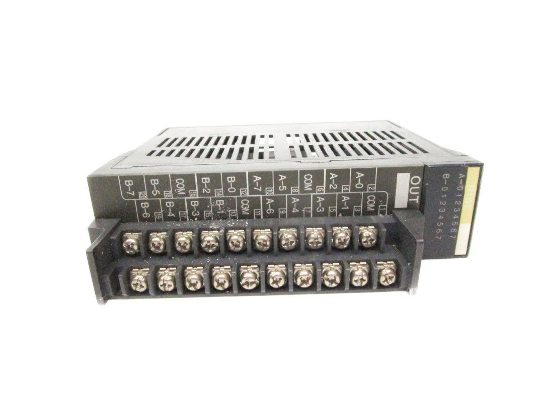 IDEC PF3S-R161 250VAC 4A UNMP