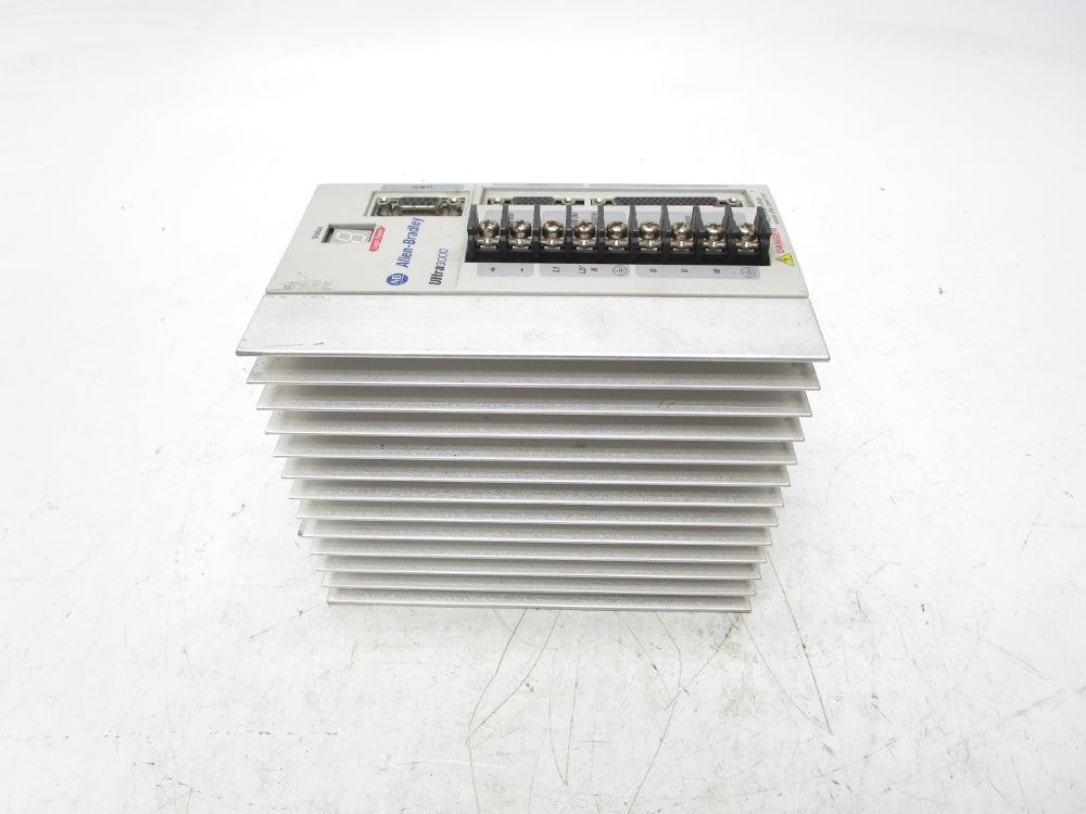 ALLEN BRADLEY 2098-DSD-010 SER. C F/W V1.52 UNMP